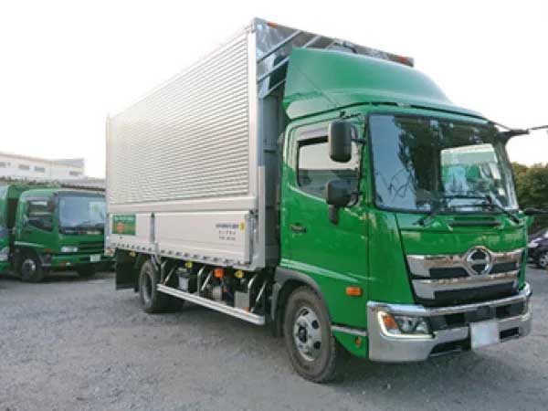 株式会社山傳商店トラック